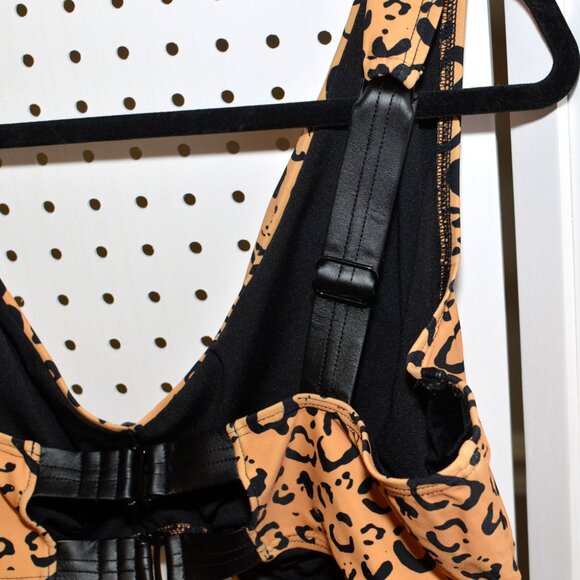 Plus Size 24 E/F Swimsuits For All GabiFresh Leopard Plunge Underwire Bikini Top - Picture 5 of 11